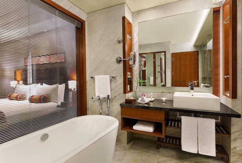 Crowne Plaza Hotel Gurgaon, an IHG Hotel Standard Room, 2 Twin Beds, Accessible 9