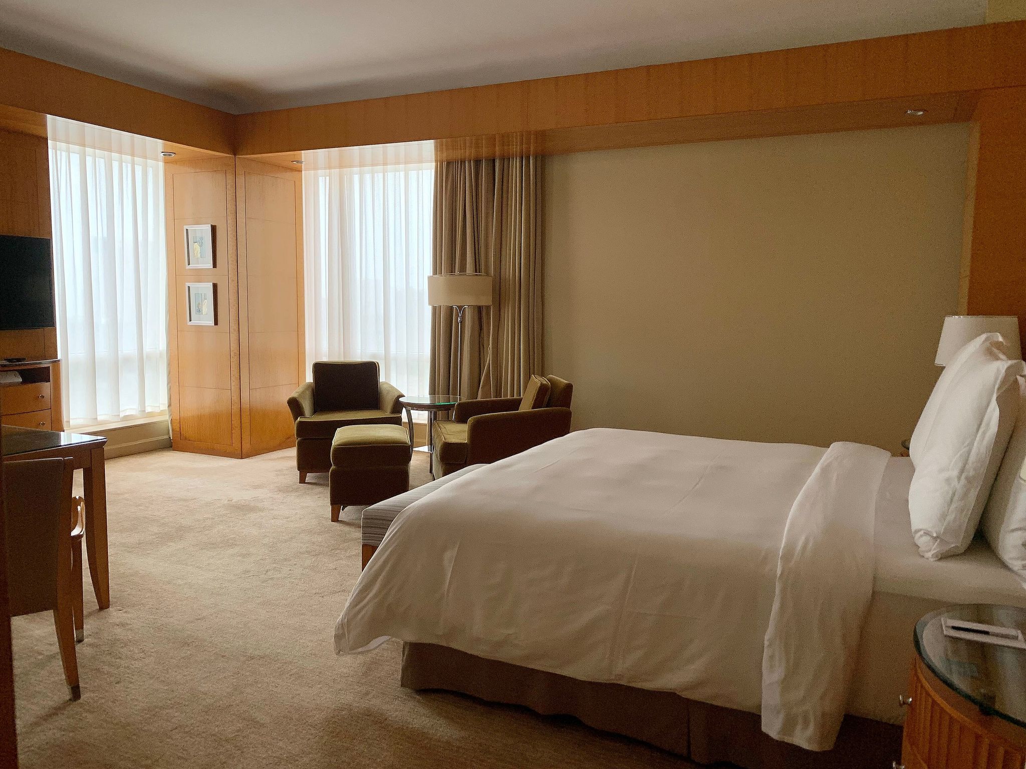 Four Seasons Hotel Mumbai Executive Premier Rooms 4