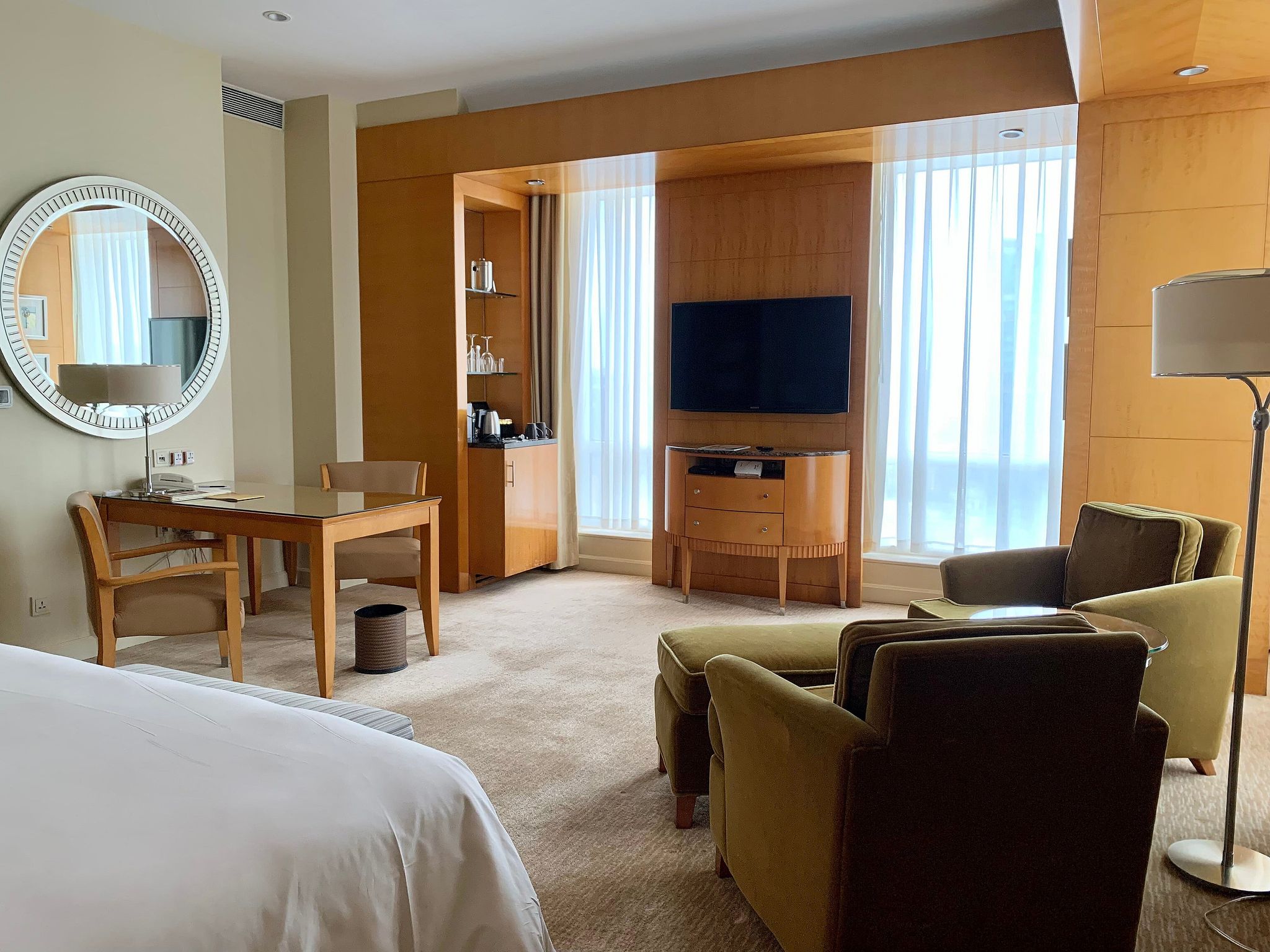 Four Seasons Hotel Mumbai Executive Premier Rooms 7