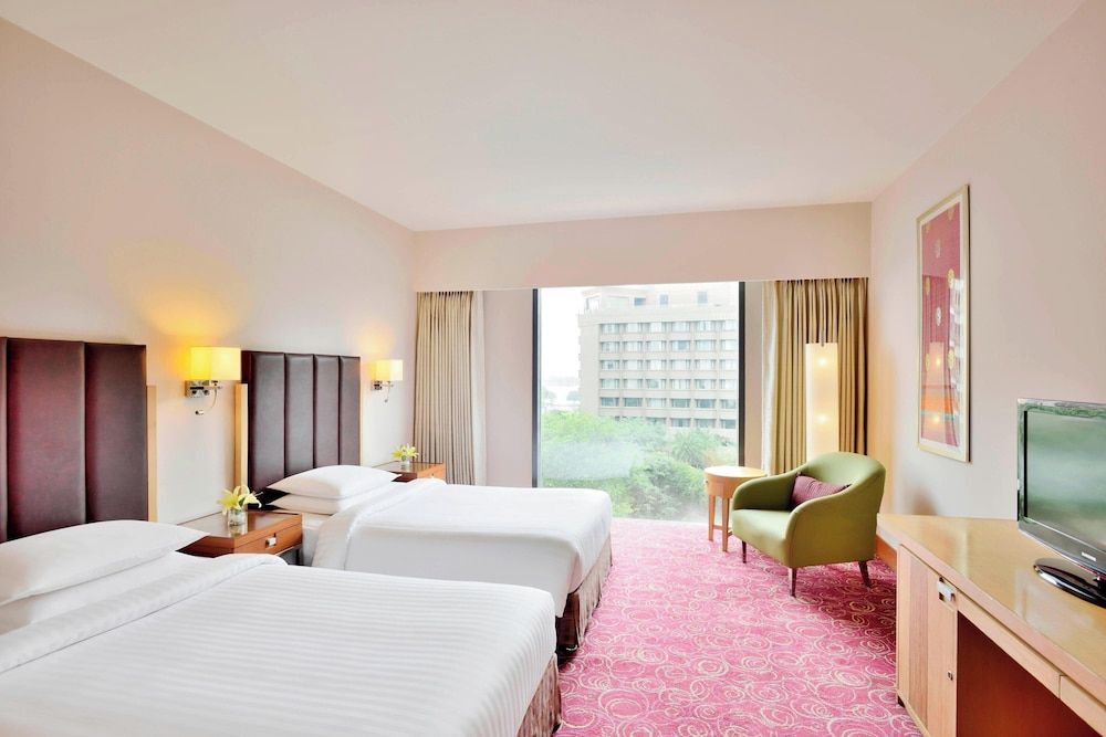 Courtyard by Marriott Hyderabad Superior Room, 2 Twin Beds 3
