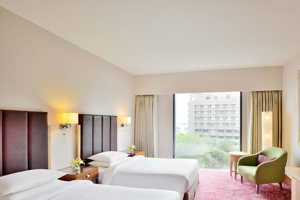 Courtyard by Marriott Hyderabad Superior Room, 2 Twin Beds 4