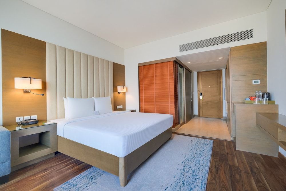 Club Room, 1 King Bed, Non Smoking