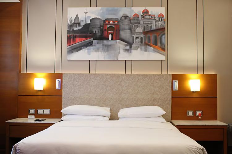 Hyatt Centric Janakpuri New Delhi Room, 2 Twin Beds, Pool Access, Pool View 4