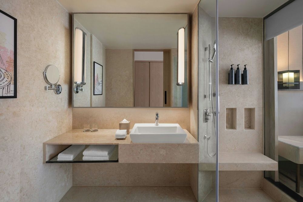 undefined Courtyard by Marriott Mumbai International Airport 10