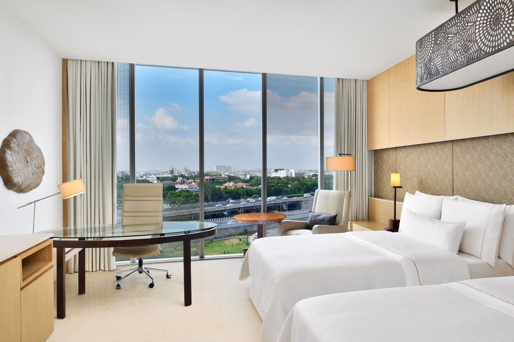 Club lounge access, Guest room, 2 Queen, City view