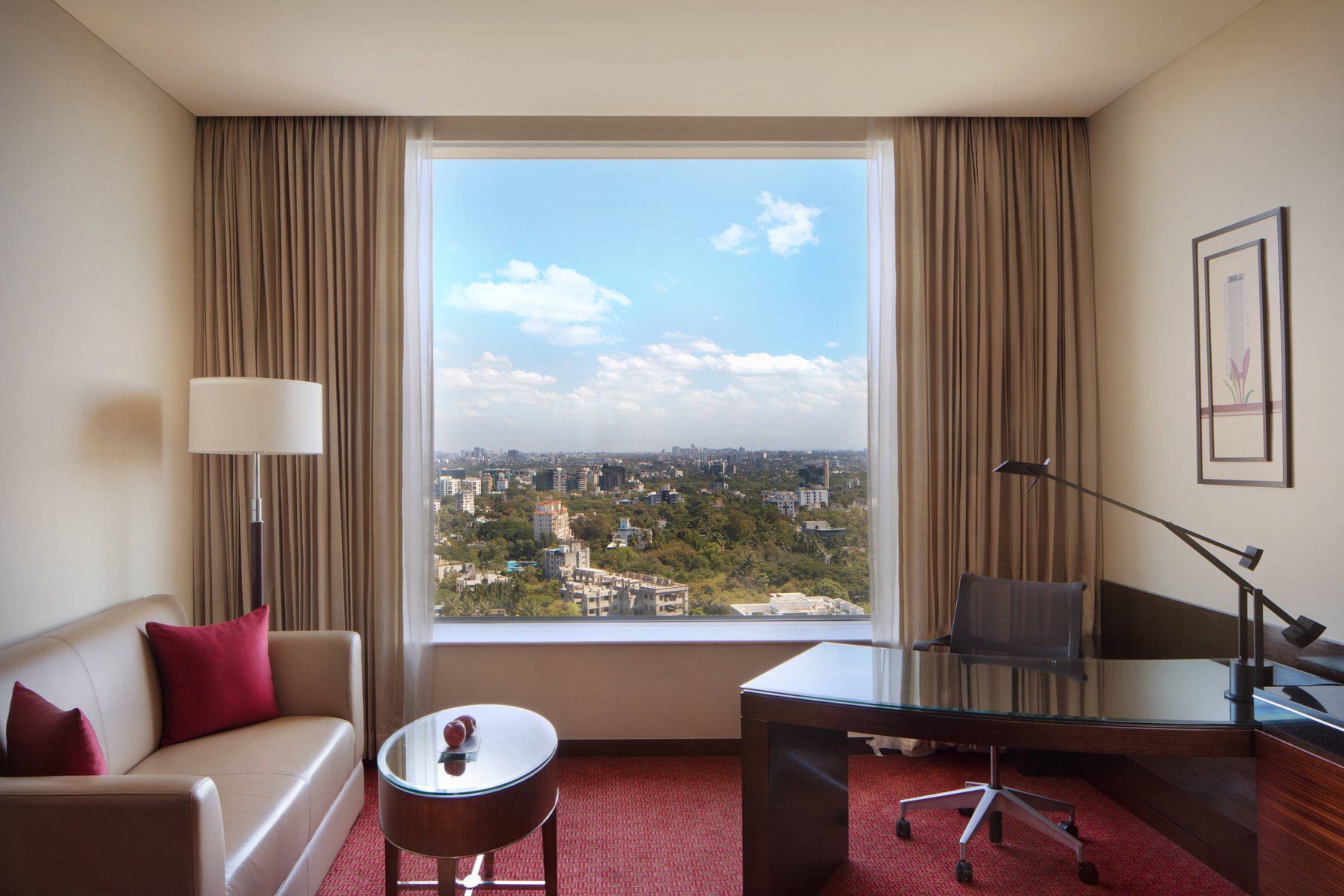 JW Marriott Hotel Pune Guest room, 1 King, City view 4