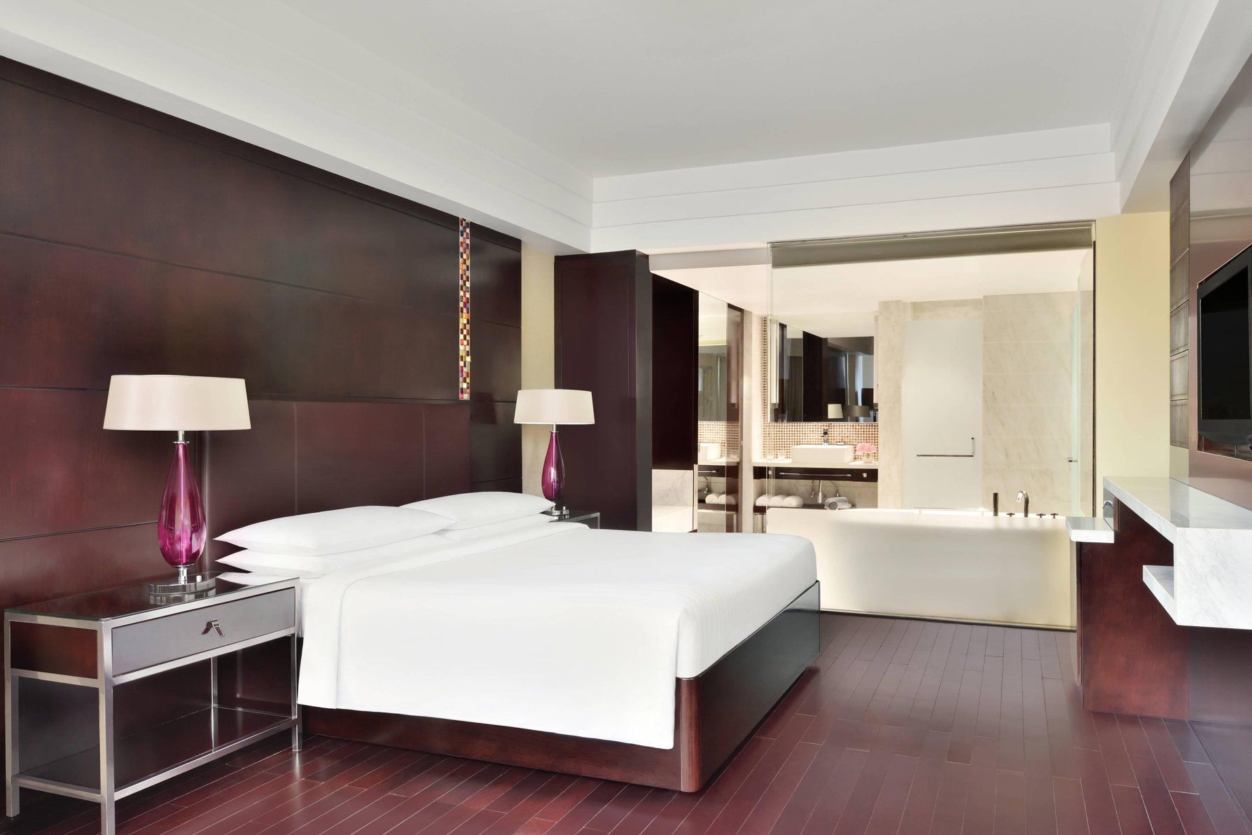 Executive Suite - Bedroom