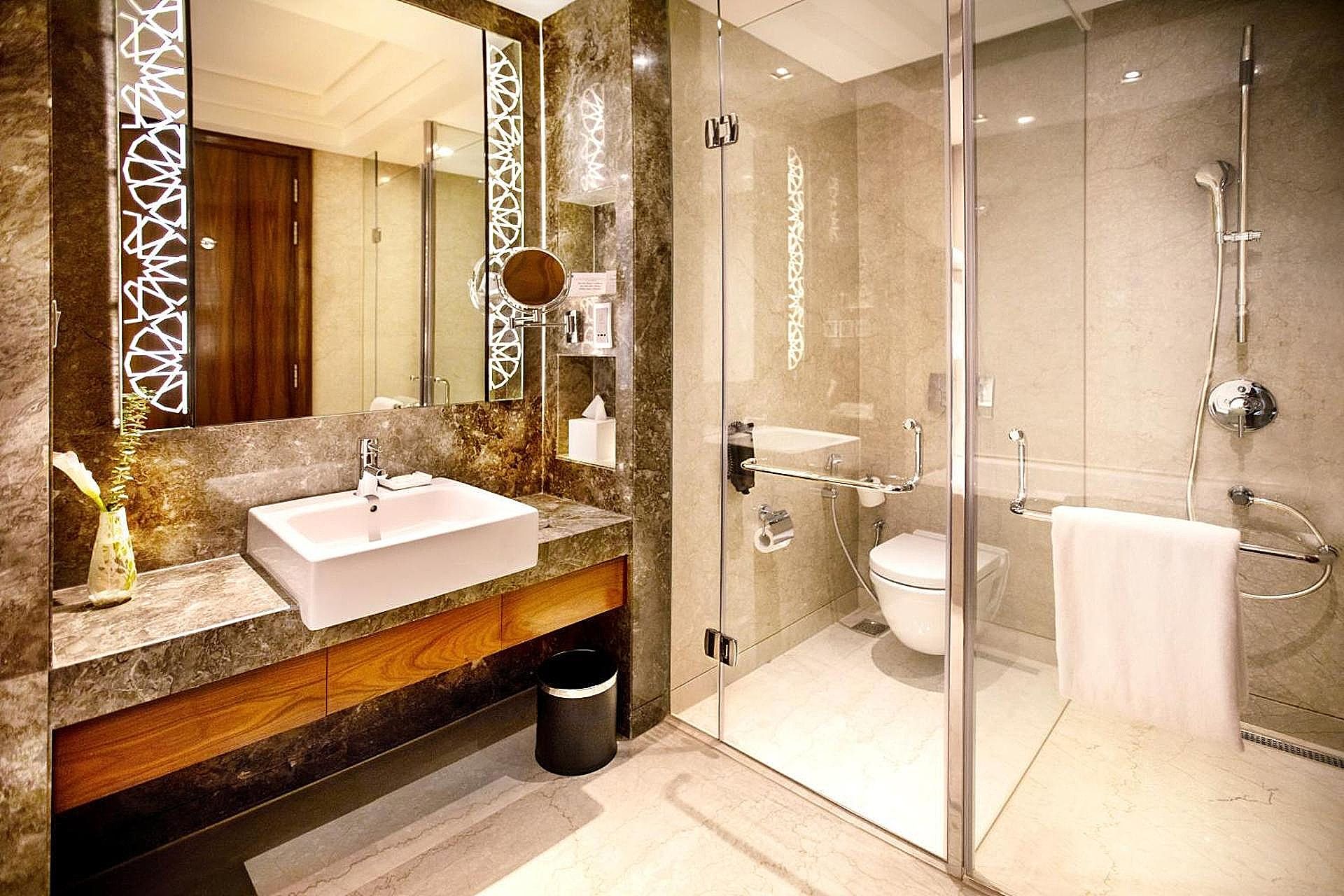 Crowne Plaza New Delhi Rohini, an IHG Hotel Standard Room, 1 King Bed, Non Smoking 11
