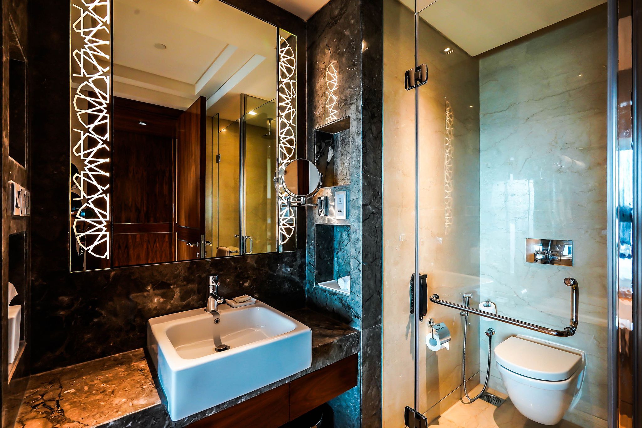 Crowne Plaza New Delhi Rohini, an IHG Hotel Standard Room, 1 King Bed, Non Smoking 7