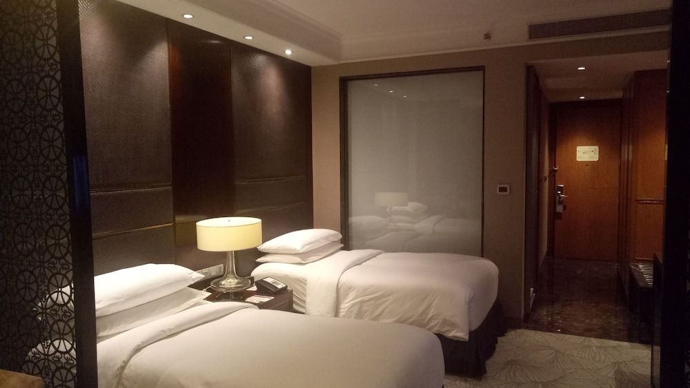 Crowne Plaza New Delhi Mayur Vihar Noida, an IHG Hotel Standard Room, 2 Twin Beds 5