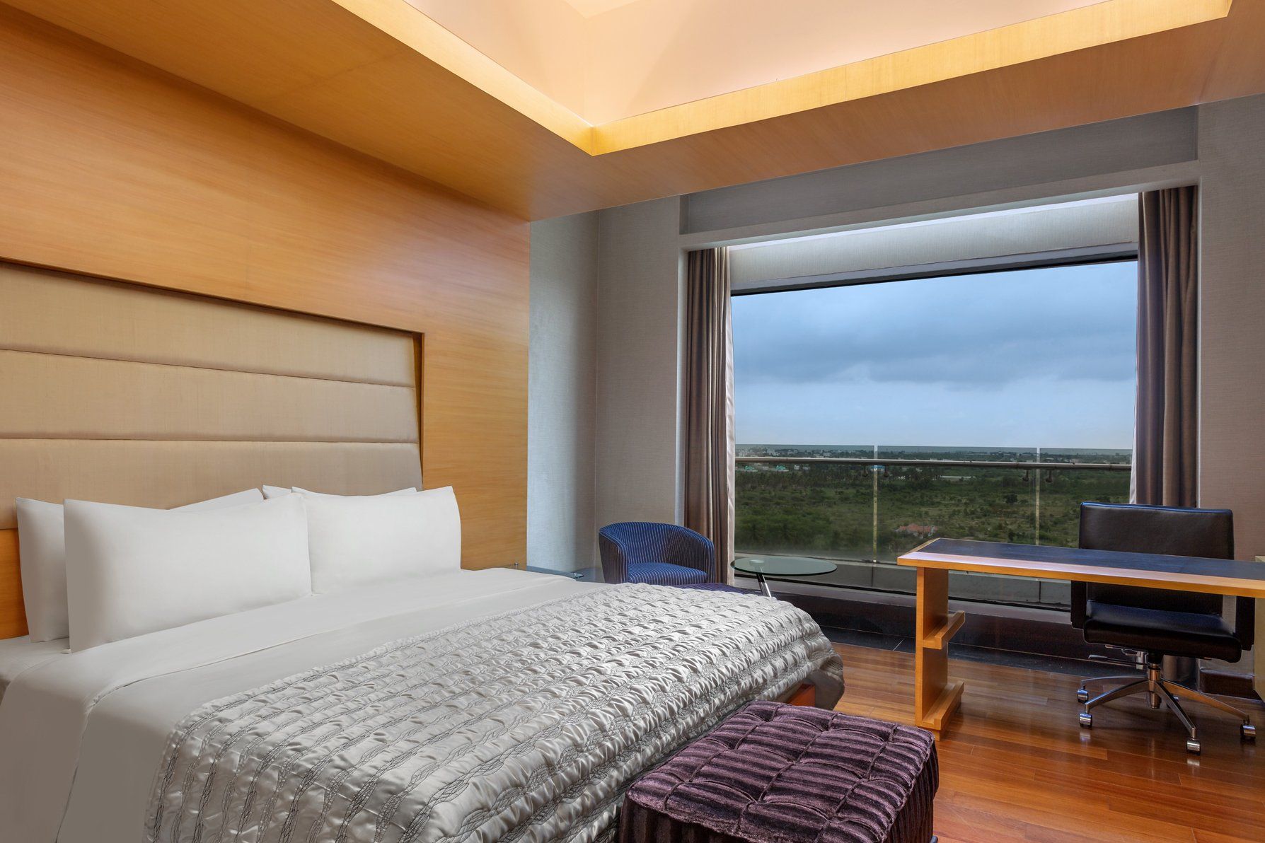 Concierge level, 2 Bedroom Presidential Suite, 2 King, City view, Corner room, Top floor