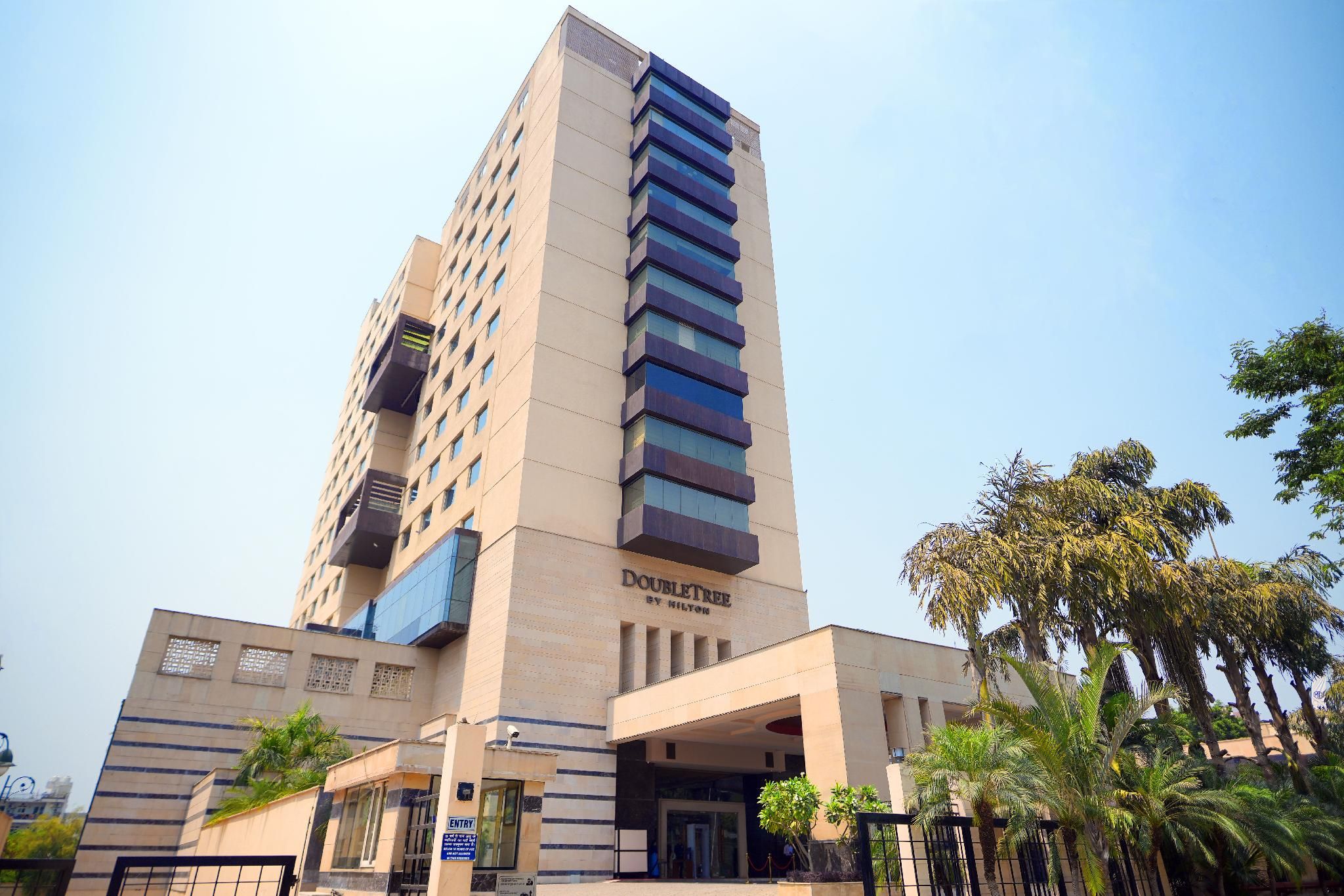 DoubleTree by Hilton Hotel Gurgaon - New Delhi NCR entrance