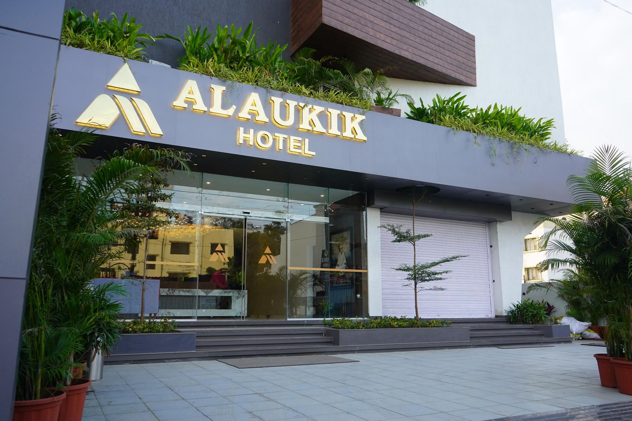 Alaukik Hotel