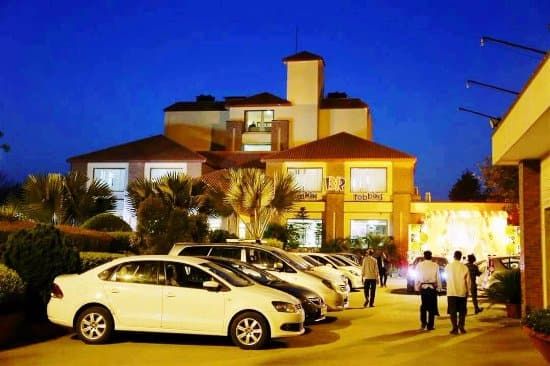 hotel elevation yyjx q