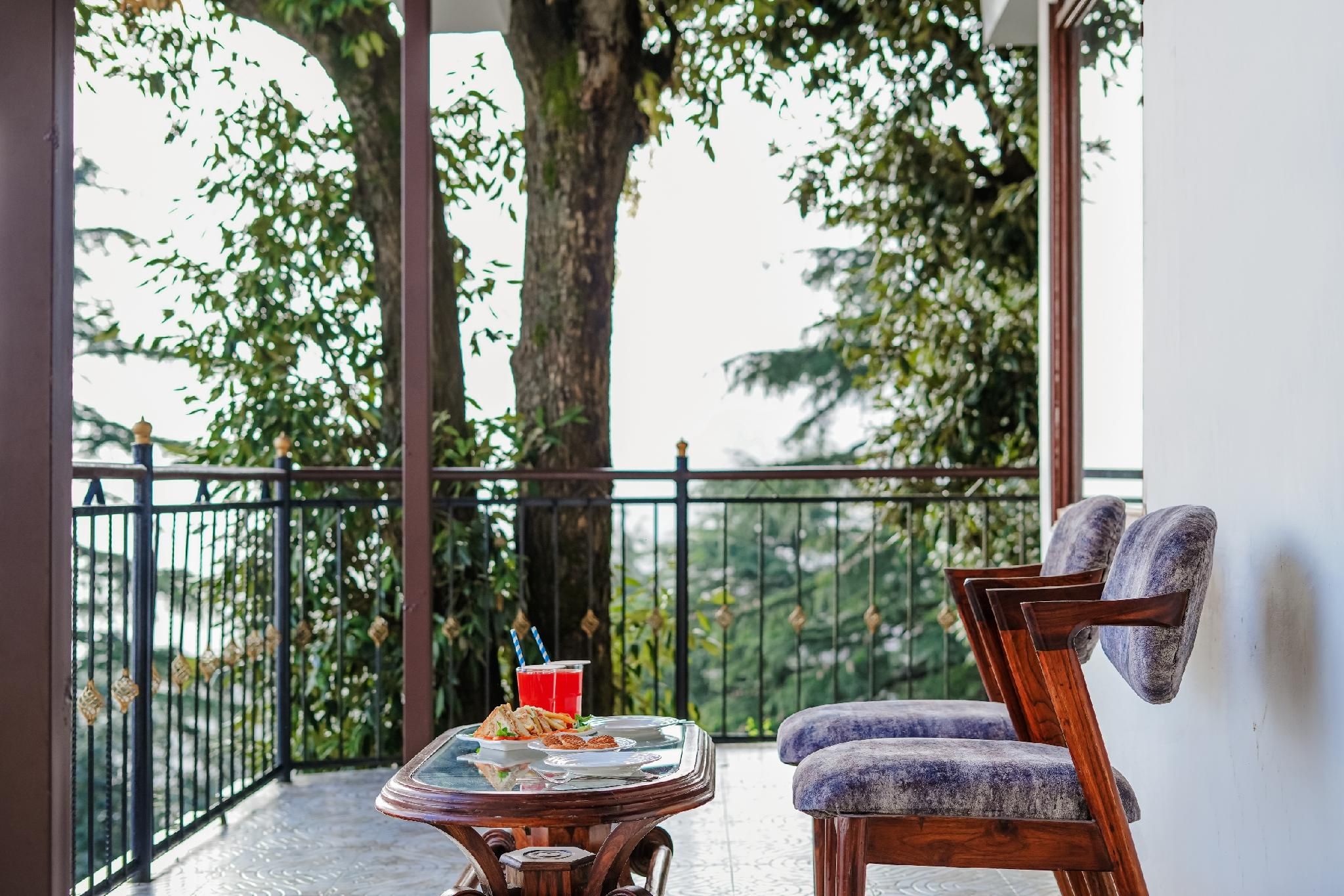 Luxury Room with Balcony