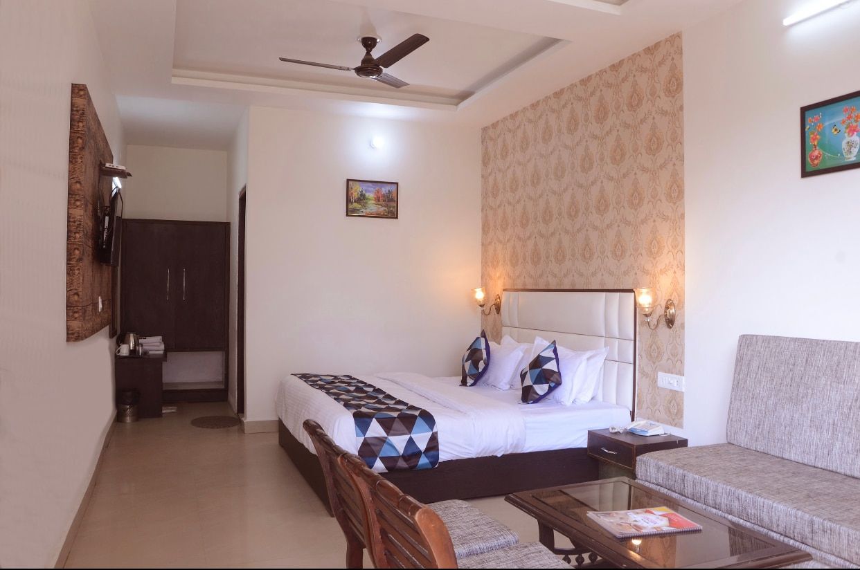 Deluxe Room with Valley View