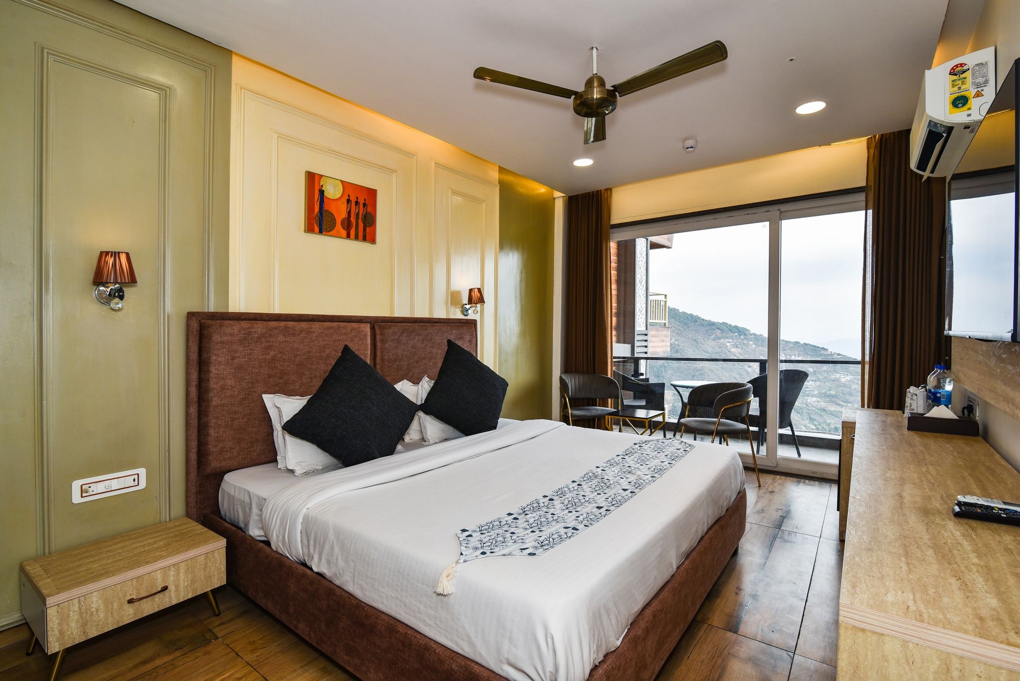 Himalayan View Super Deluxe Room with Private Balcony