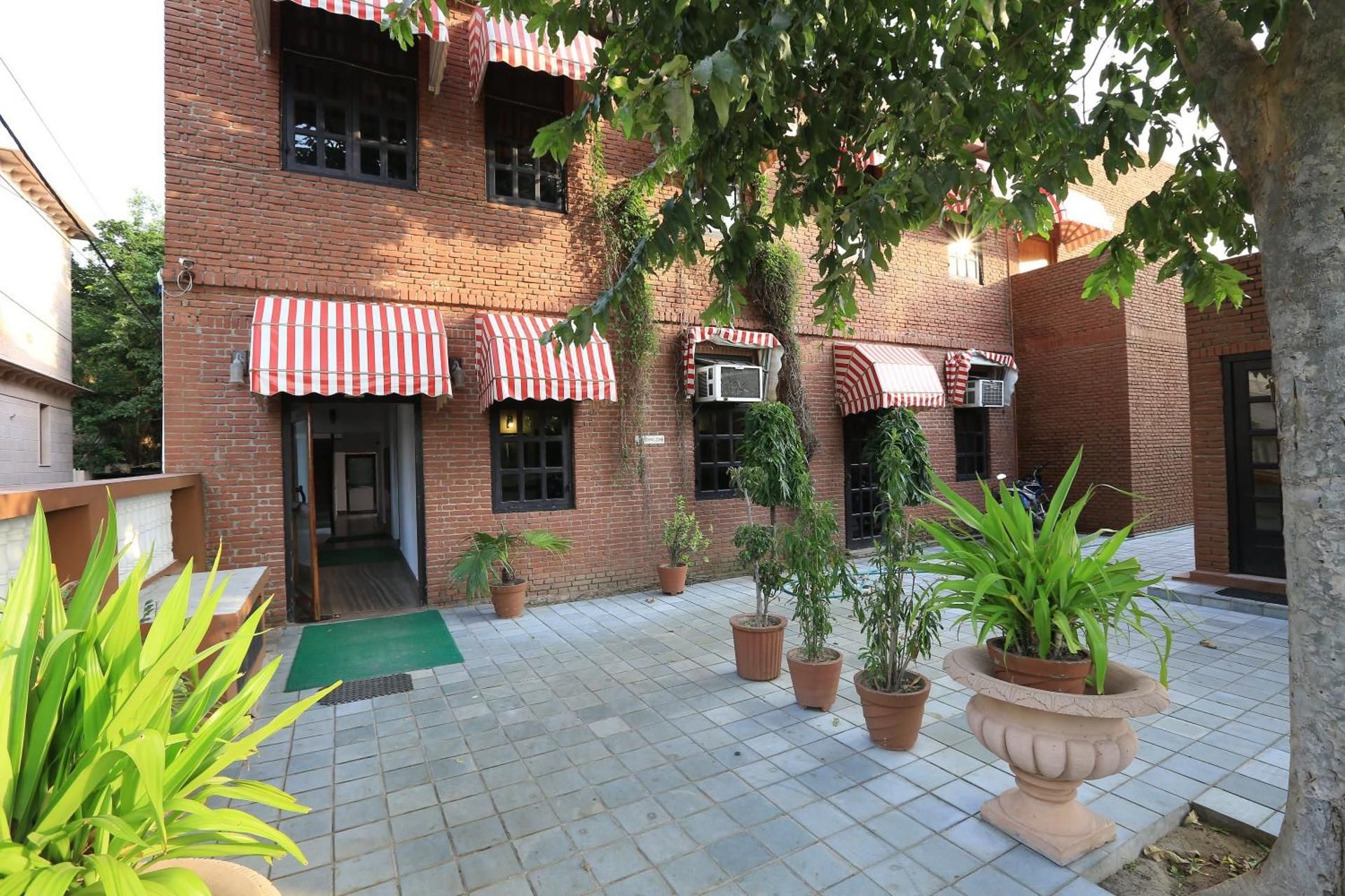 undefined Hotel Sunbird 6