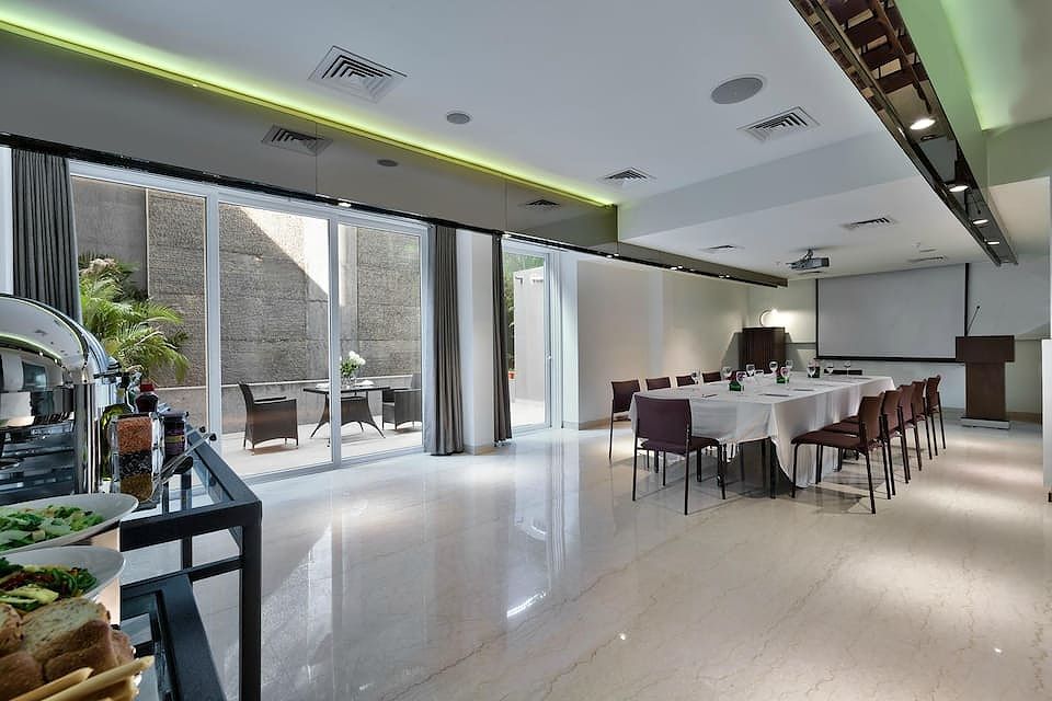 Food & Dining