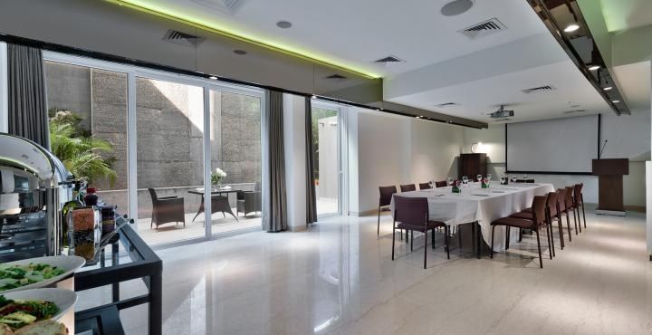 Food & Dining