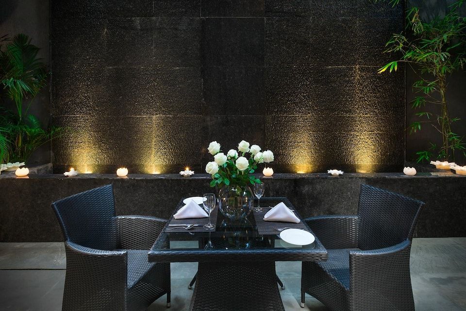 Food & Dining