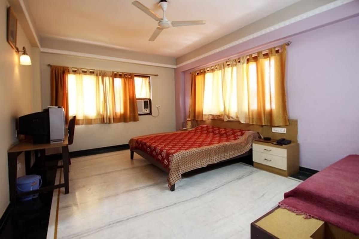 Hotel Shrinathinn Deluxe Room 3