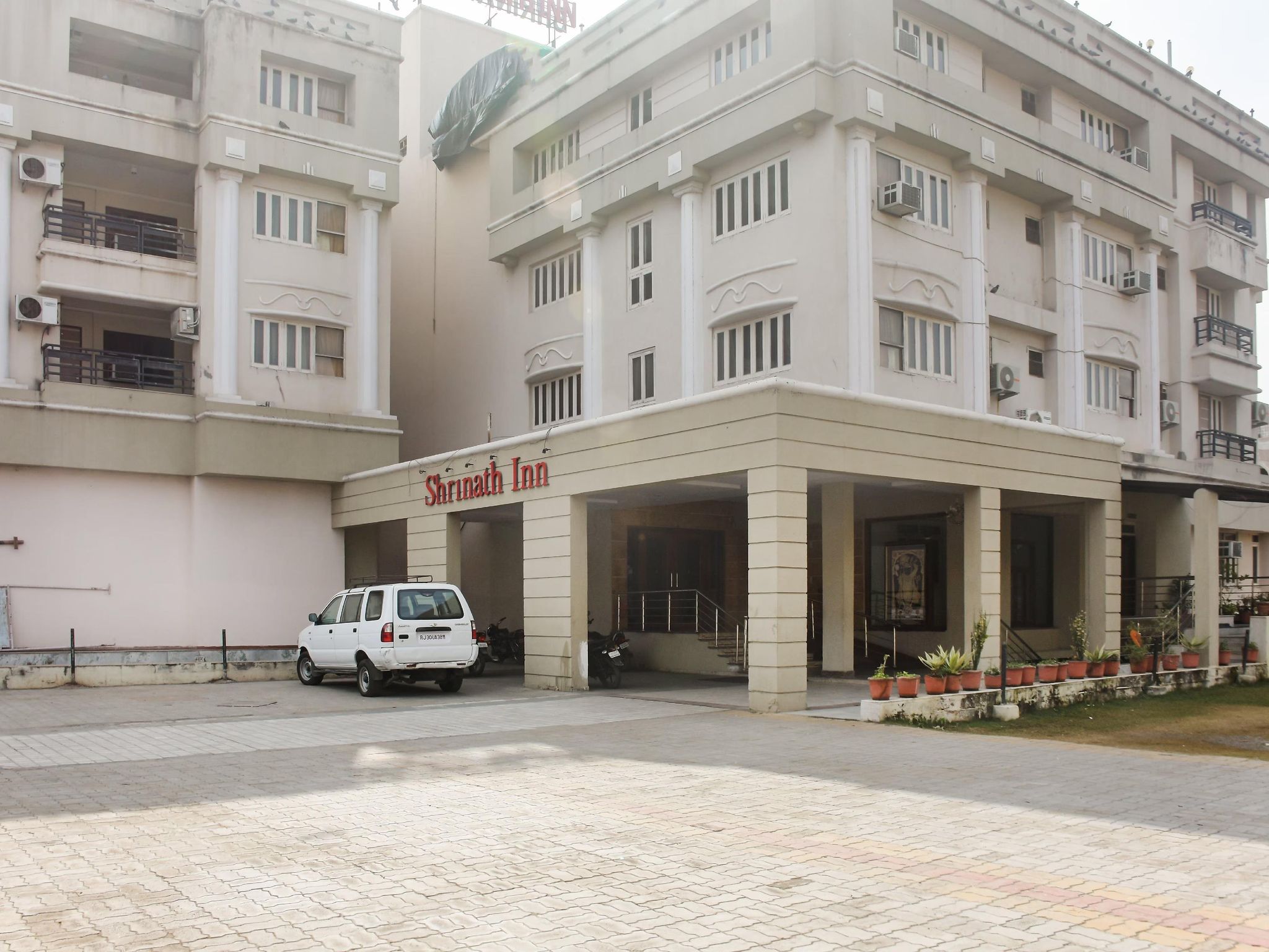 undefined Hotel Shrinathinn 7