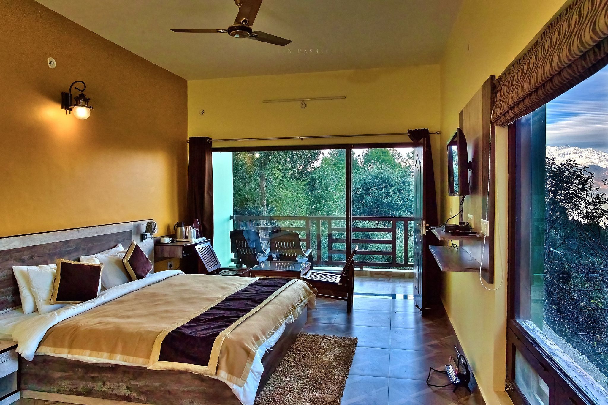 Himalaya Darshan Resort Executive Room