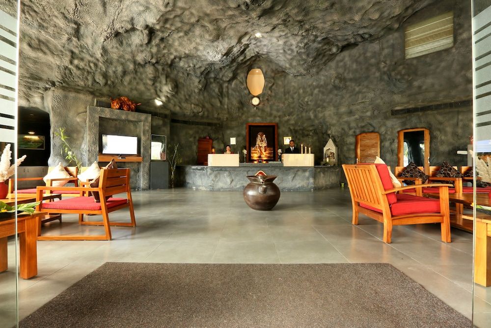 undefined BRYS CAVES, The Jungle Resort 3