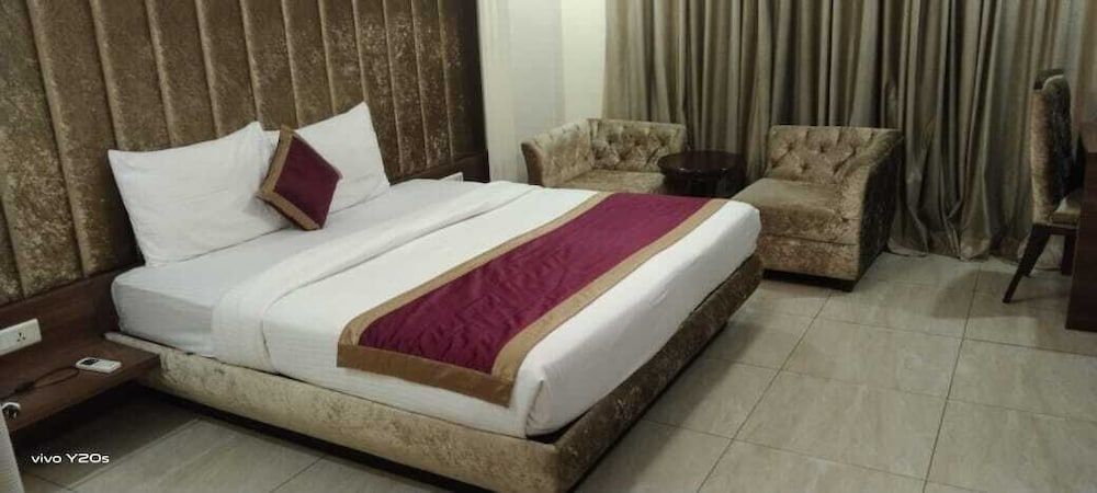 undefined Hotel Eqbal Inn 10