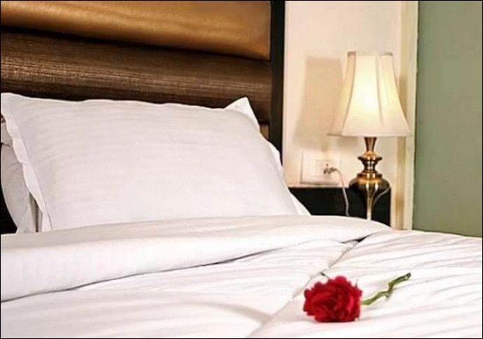 Hotel Eqbal Inn Deluxe Room 2