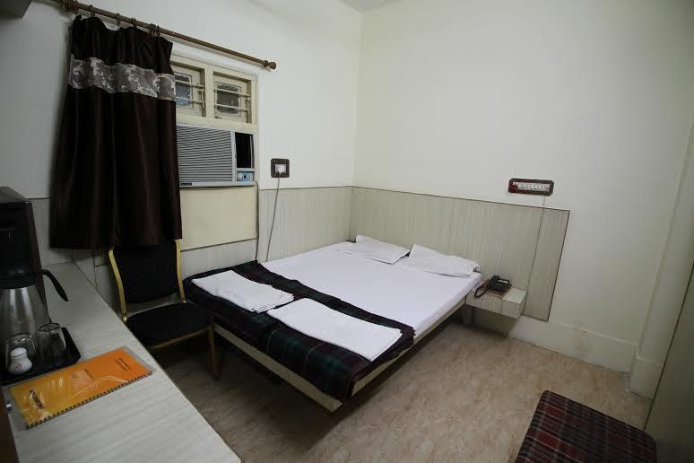 Hotel Meera Economy Double Room