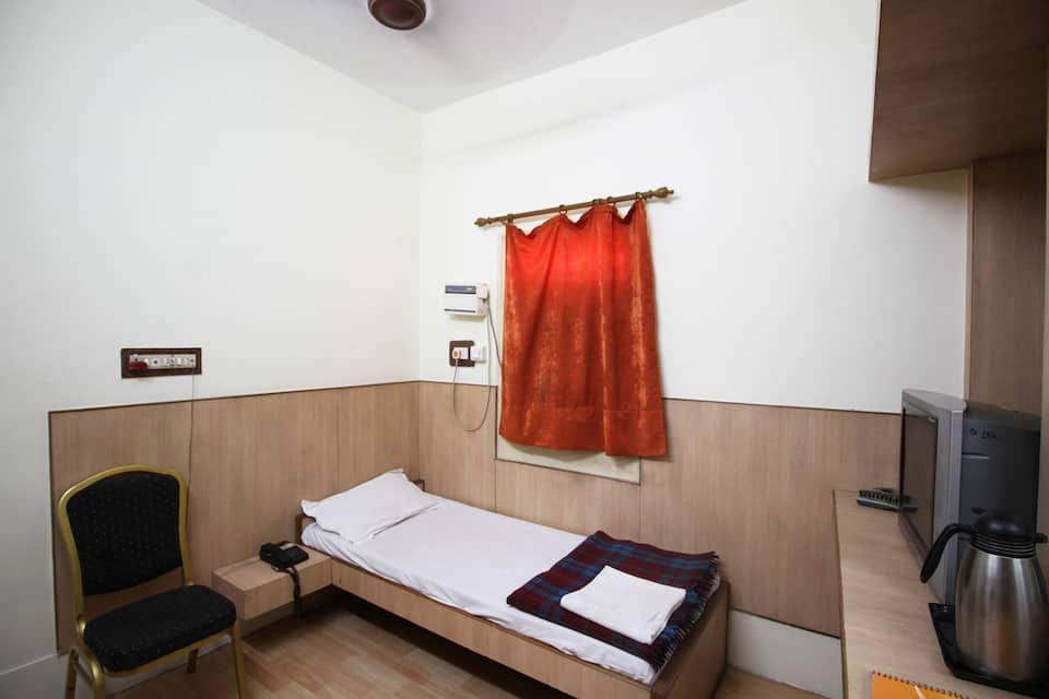 Hotel Meera Economy Double Room 3