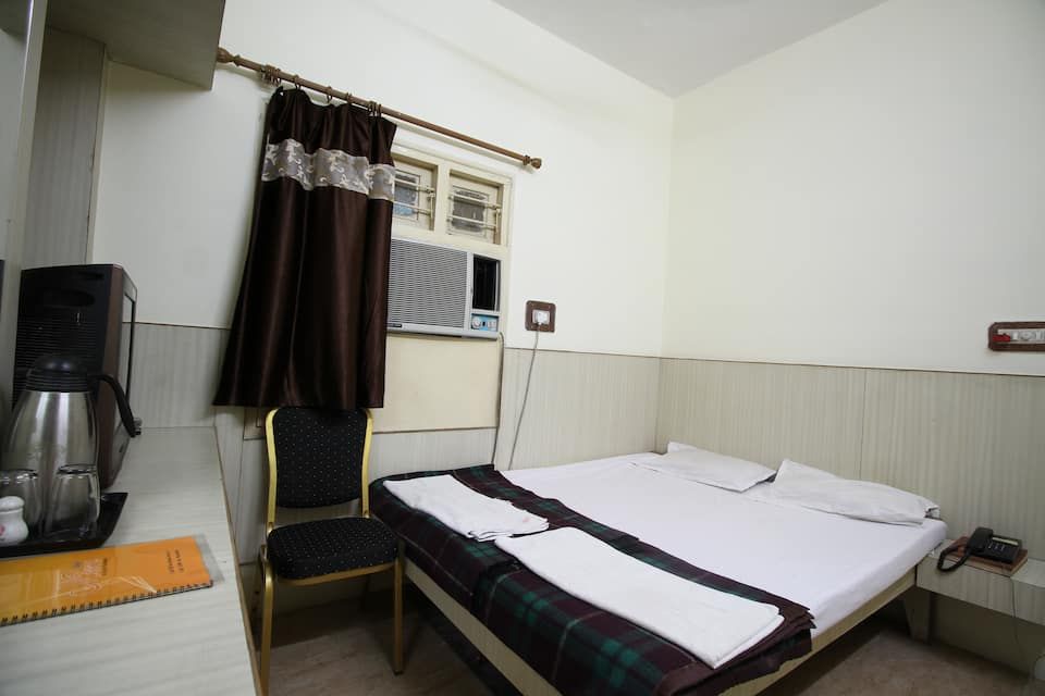 Hotel Meera Economy Double Room 5