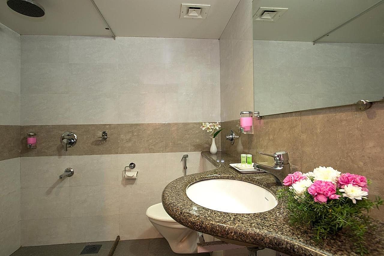 Nanutel Margao Deluxe Twin Room 5