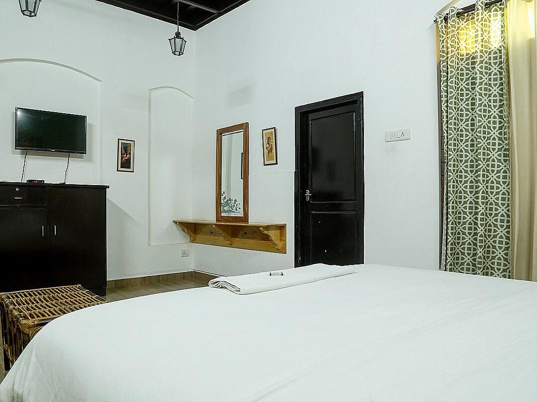 Deluxe AC Room
