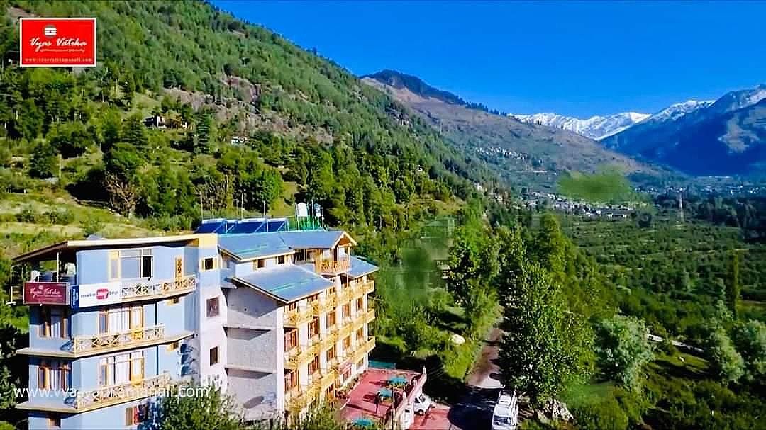 Vyas Vatika - Wooden exotic Resort (Jogni Waterfall & Rohtang pass Views)