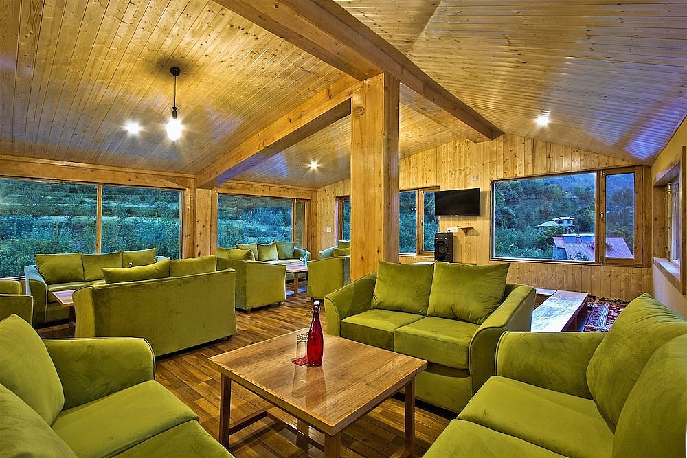 Vyas Vatika - Wooden exotic Resort (Jogni Waterfall & Rohtang pass Views)