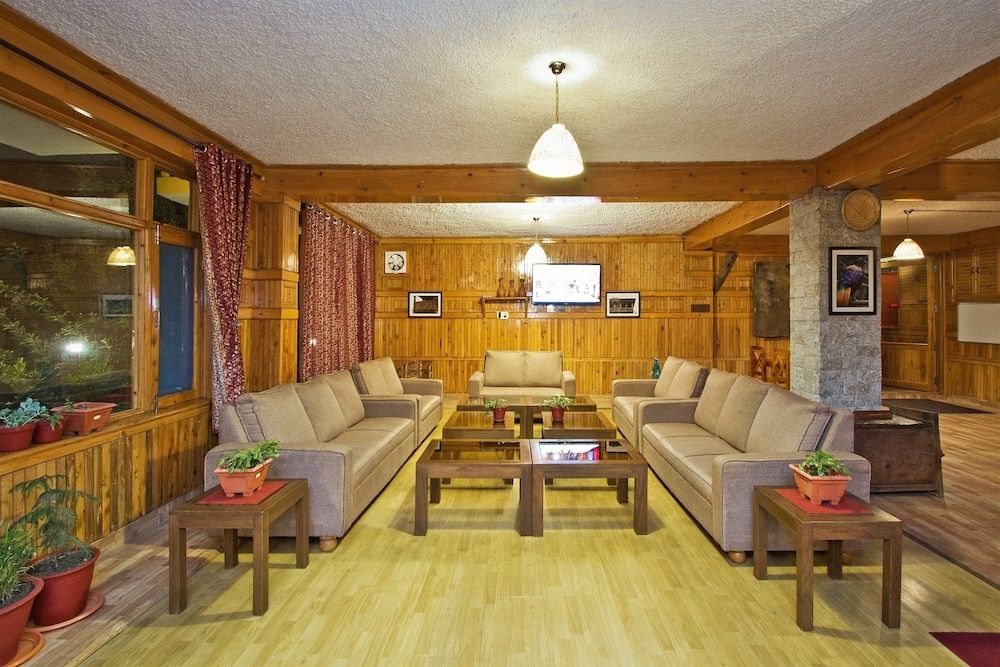 Vyas Vatika - Wooden exotic Resort (Jogni Waterfall & Rohtang pass Views)