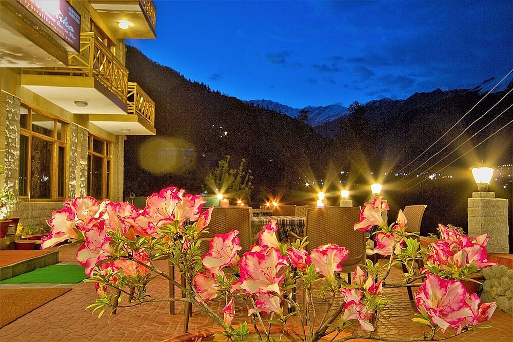 Front of property - evening/night