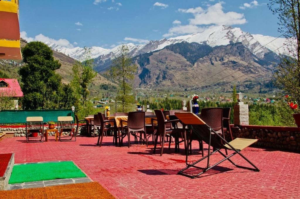 Vyas Vatika - Wooden exotic Resort (Jogni Waterfall & Rohtang pass Views)