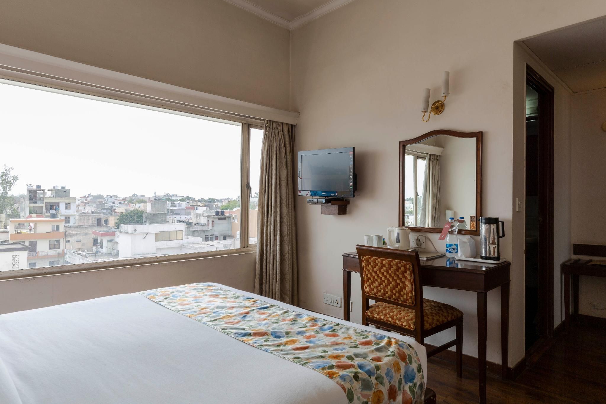 Hotel Crystal Palace Classic Room 4