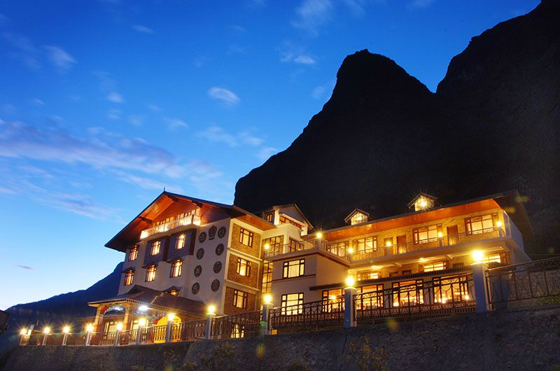 undefined Yarlam Resort