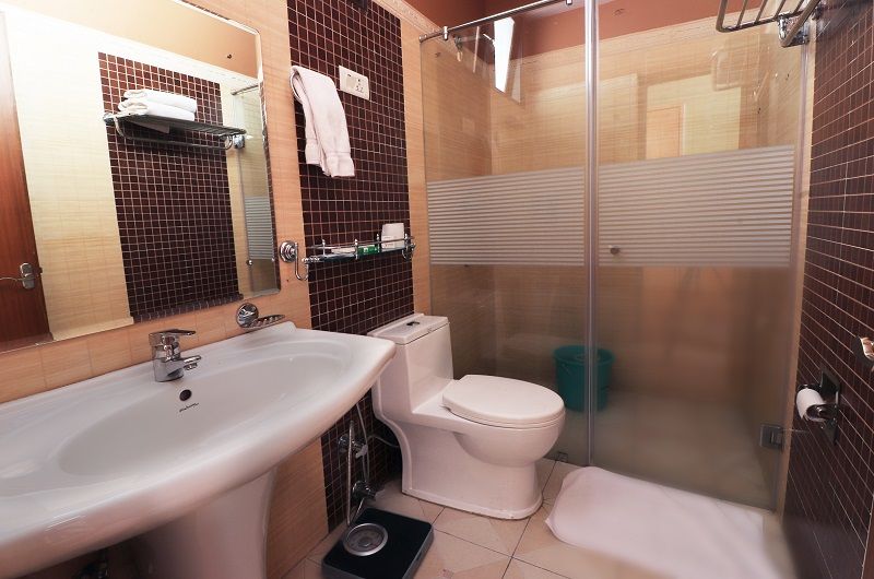 Yarlam Resort Deluxe Room 6