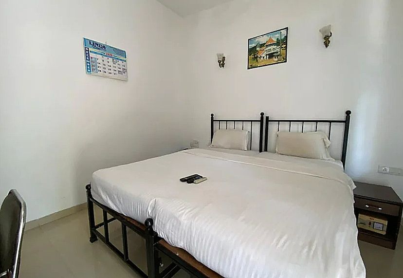 Standard Room with Poolside Pathway