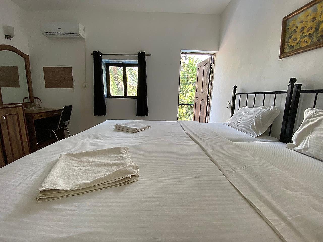 Hotel Linda by Dia Hotels Deluxe Room 4