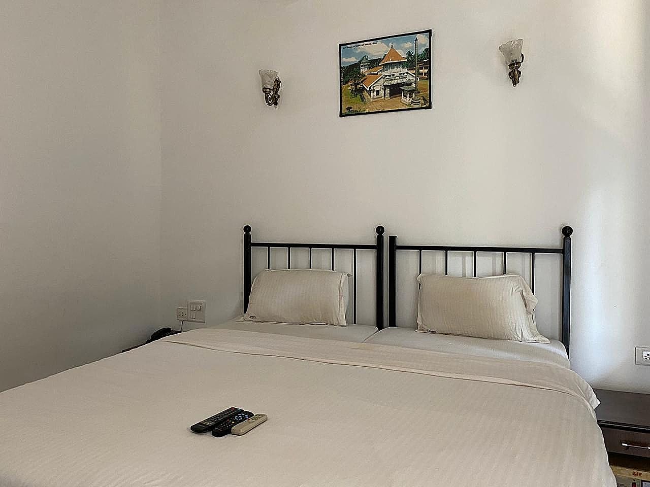 Hotel Linda by Dia Hotels Deluxe Room 2