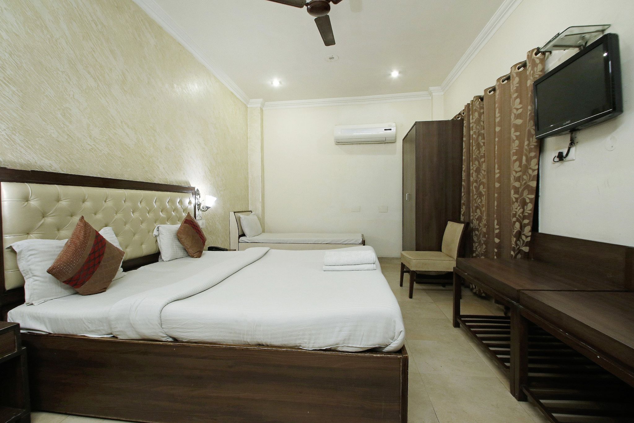 Hotel Diamond inn Deluxe Room 5