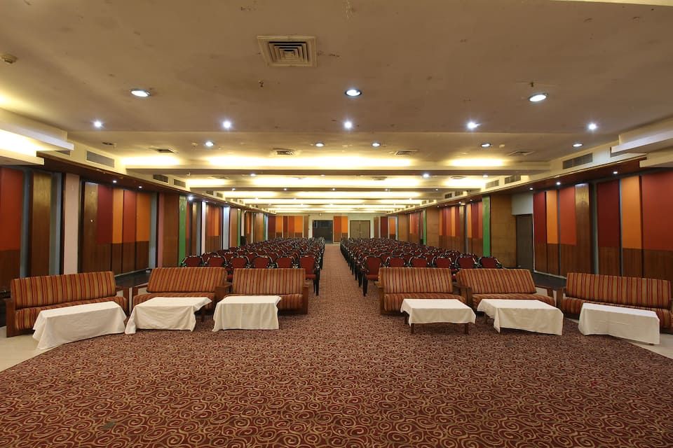 HOTEL ARUSHAN GRAND