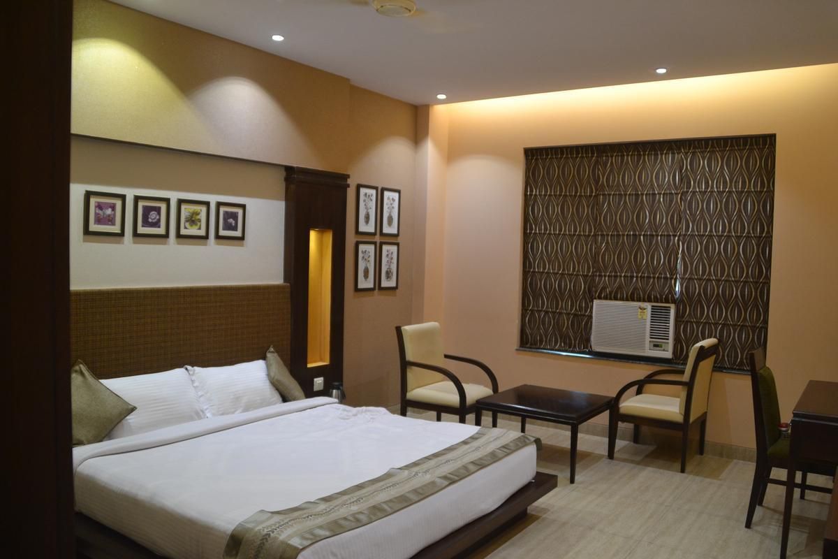 Hotel Shrinath Palace Crown Executive Room 4